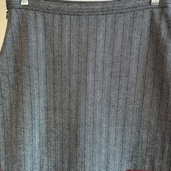 Vintage Y2K Grey Pinstriped Wool A-Line Skirt w/Velvet & Sequins Design Sz 6 - Picture 7 of 8